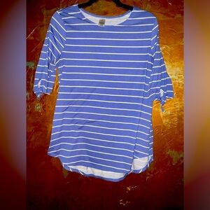 Blue and white stripe 3/4 sleeve shirt